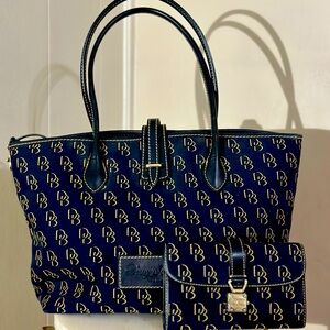 Dooney and Bourke Navy Canvas Tote Shoulder Bag with matching Wallet